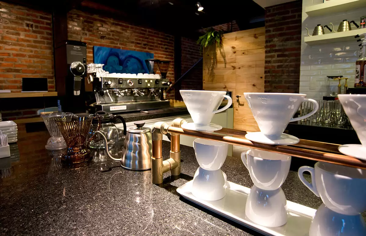 AMIKA COFFEE 2 4 1.jpg