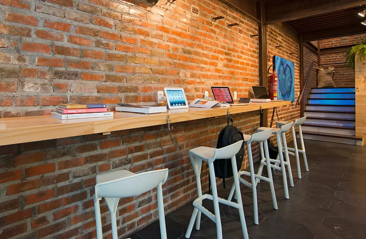 AMIKA COFFEE 3 5 1.jpg